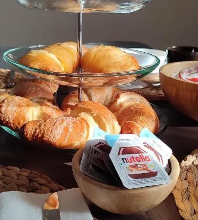 Manzoni 159 Alojamento de Acomodação e Pequeno-almoço Nápoles